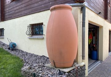 récupérateur d'eau en forme de vase géant 300 litres