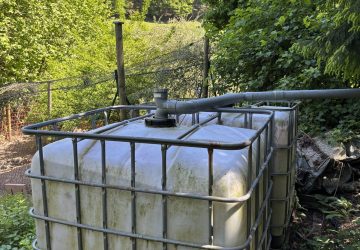 récupérateur d'eau en forme de cube