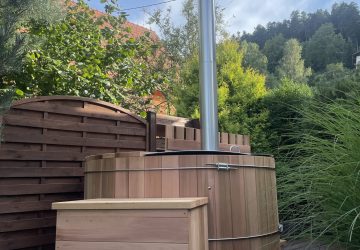 bain nordique posé sur une terrasse